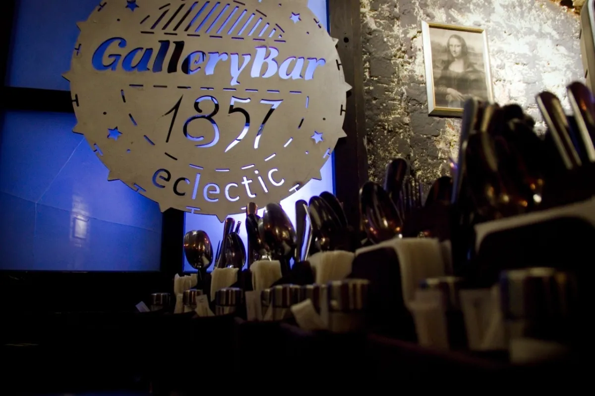 Gallery Bar 1857 eclectic