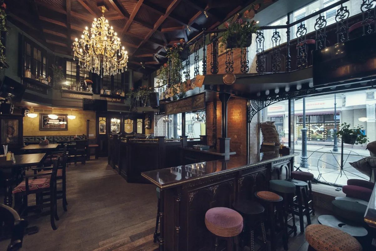 Lions Head Pub