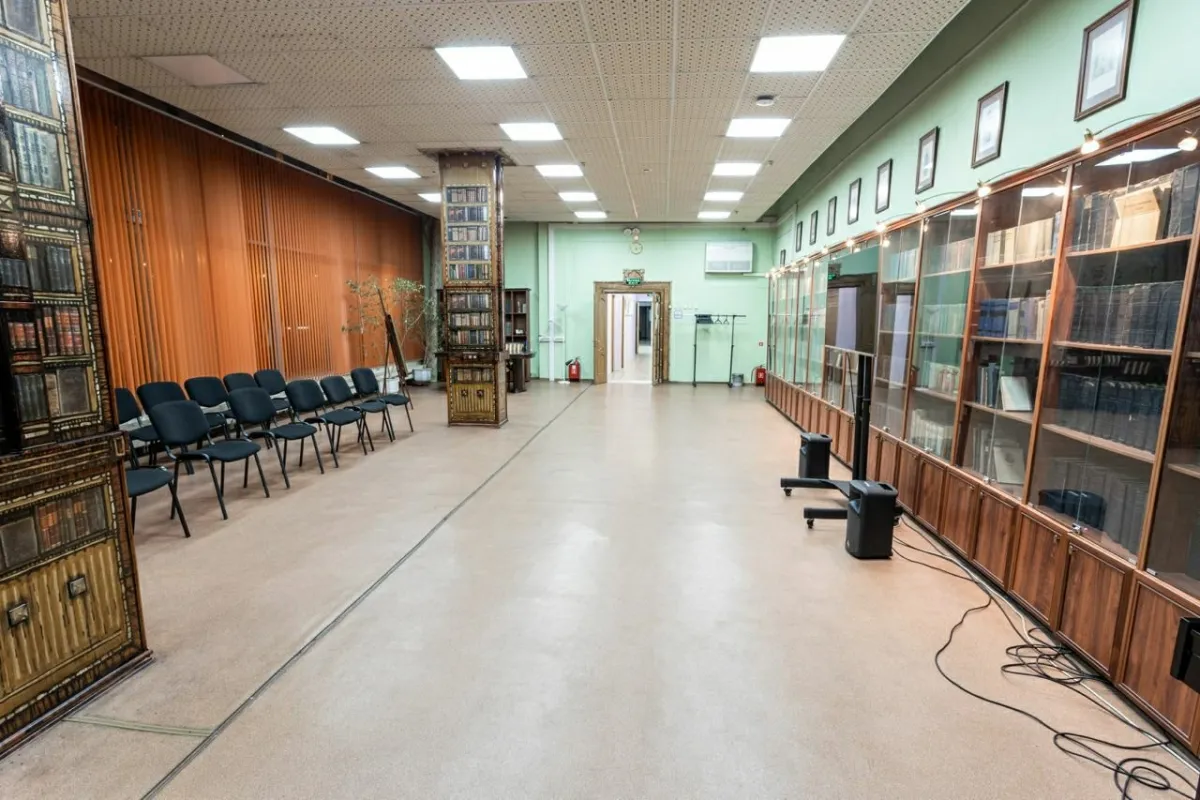 Зал на Переяславской