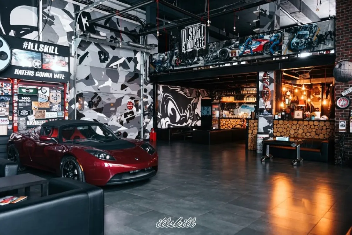 Площадка с автомобилями в стиле Loft