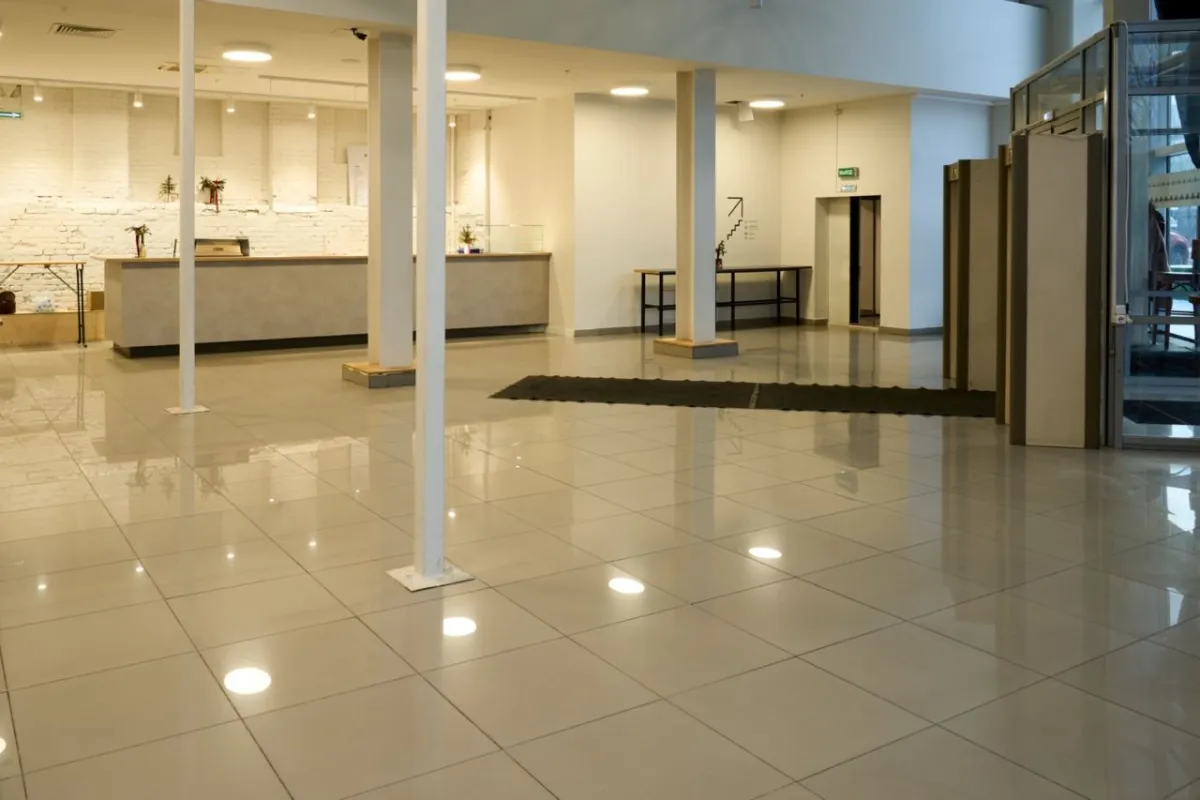 SKYNIA HALL